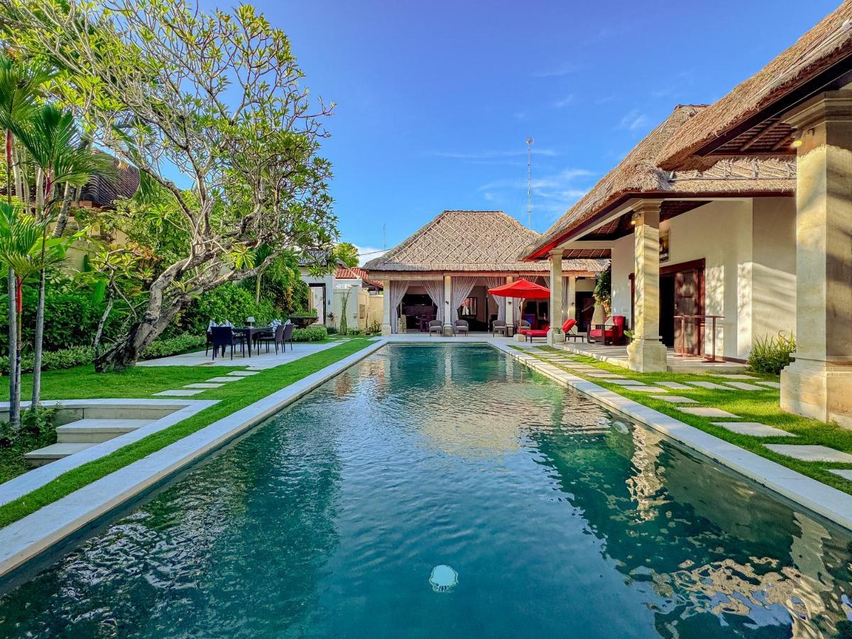 Villa Bugis Abimanyu Seminyak エクステリア 写真
