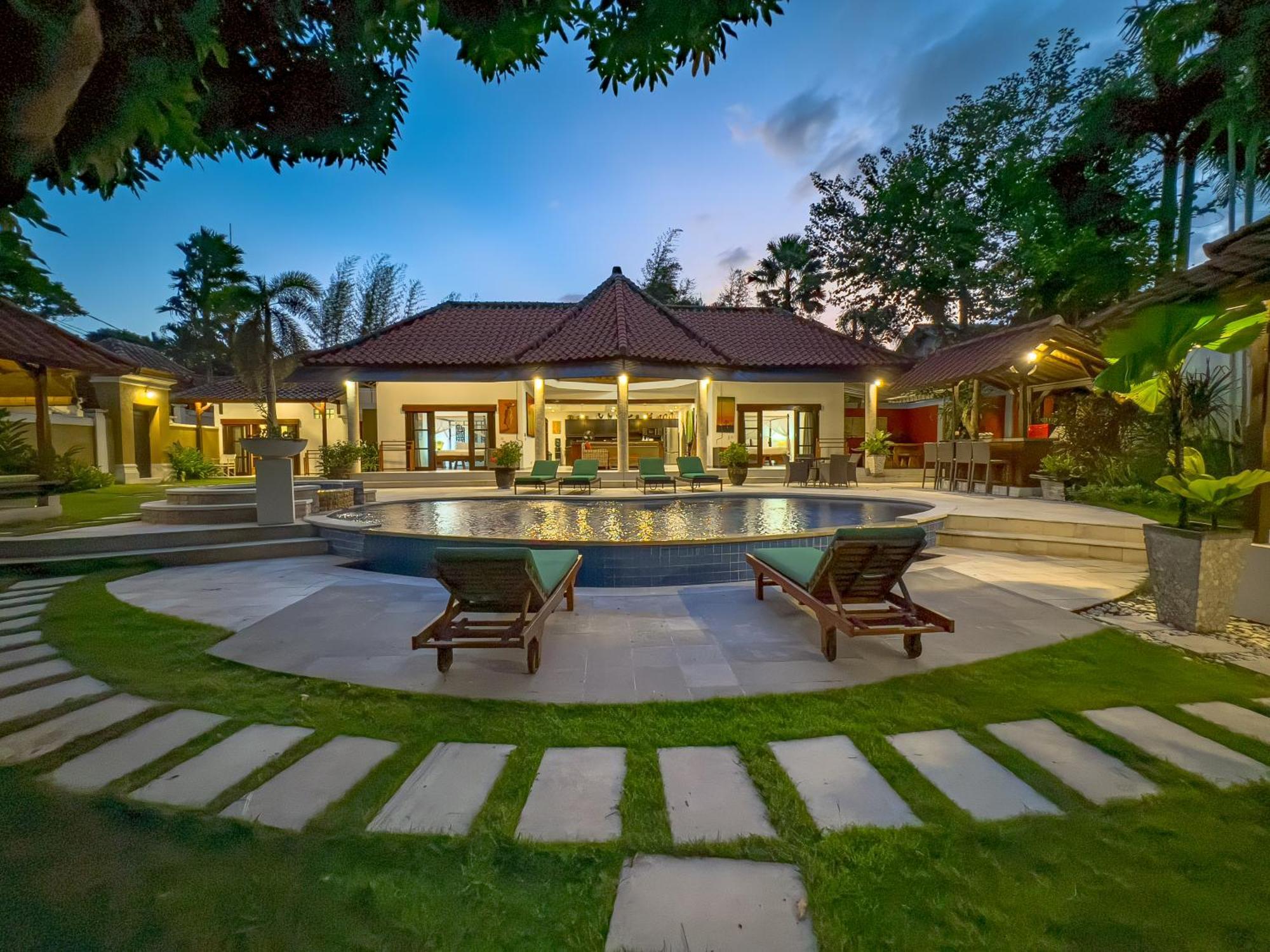 Villa Bugis Abimanyu Seminyak エクステリア 写真