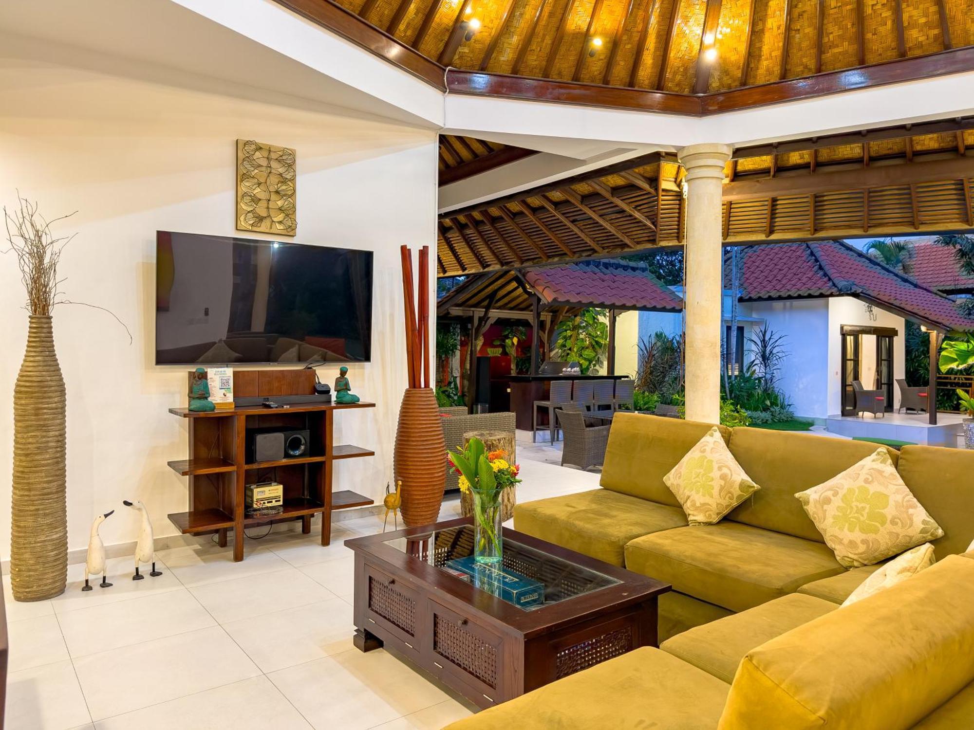Villa Bugis Abimanyu Seminyak 部屋 写真
