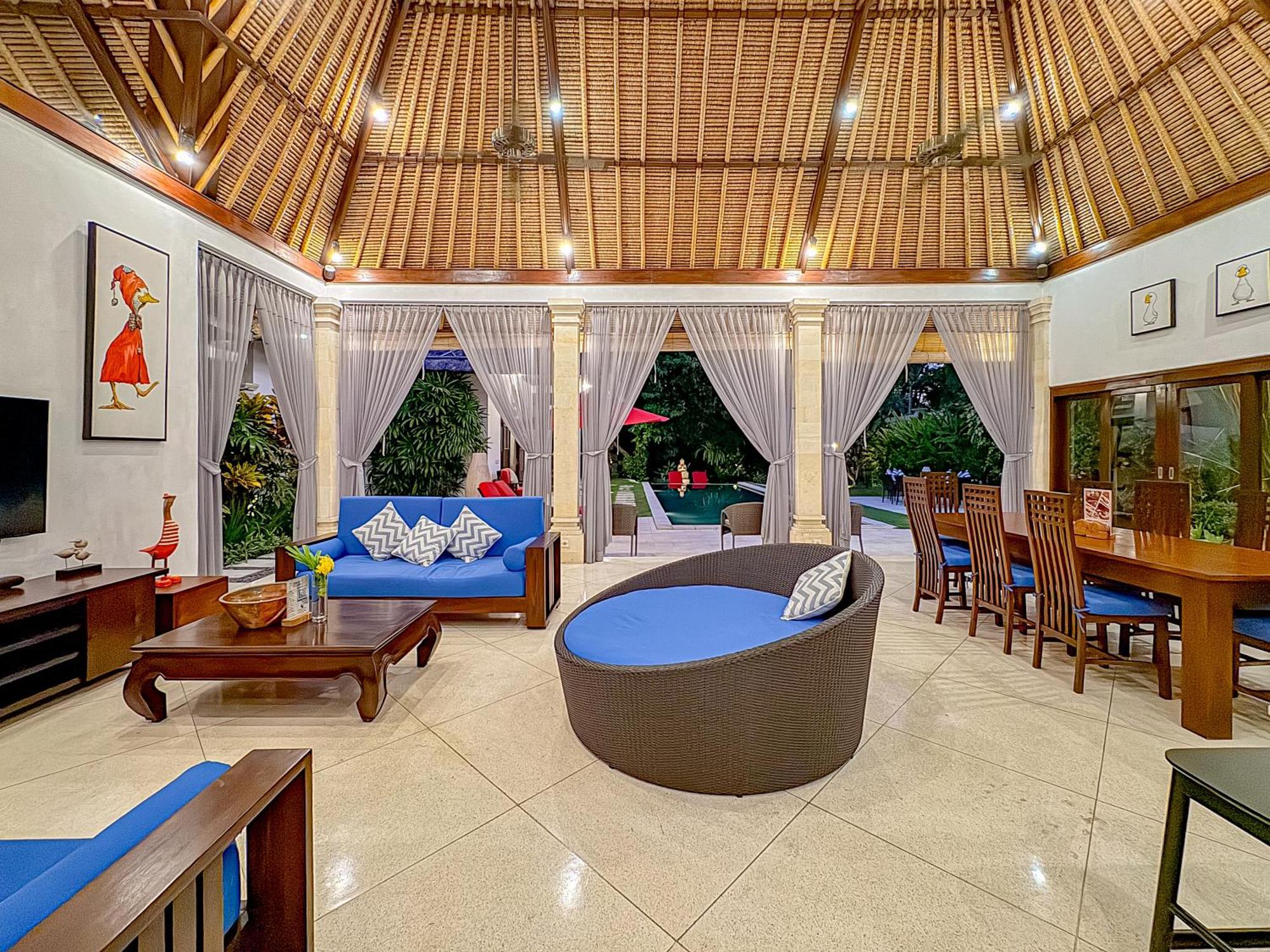 Villa Bugis Abimanyu Seminyak 部屋 写真