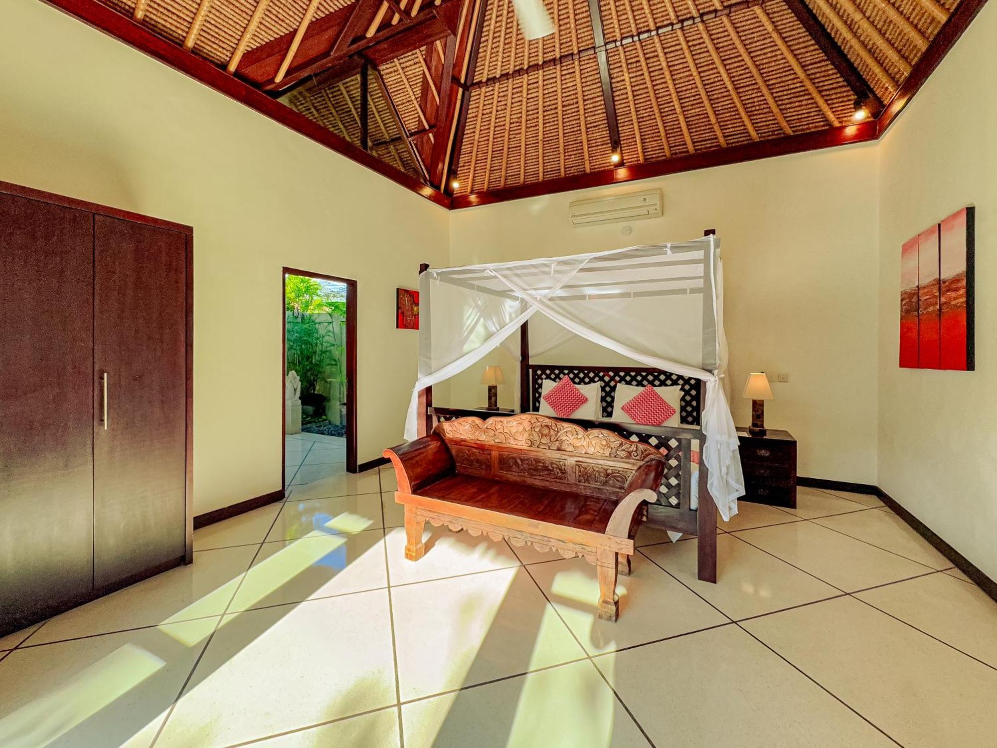 Villa Bugis Abimanyu Seminyak 部屋 写真