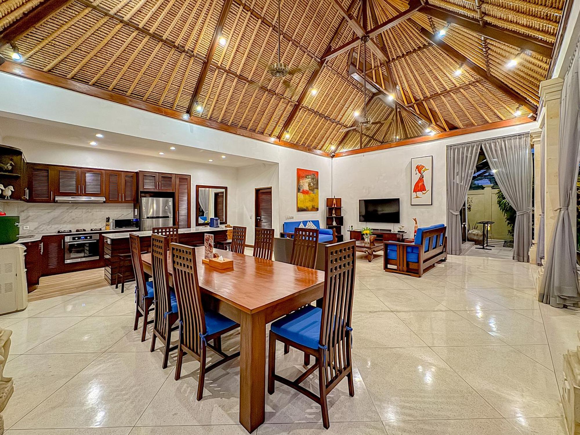 Villa Bugis Abimanyu Seminyak 部屋 写真
