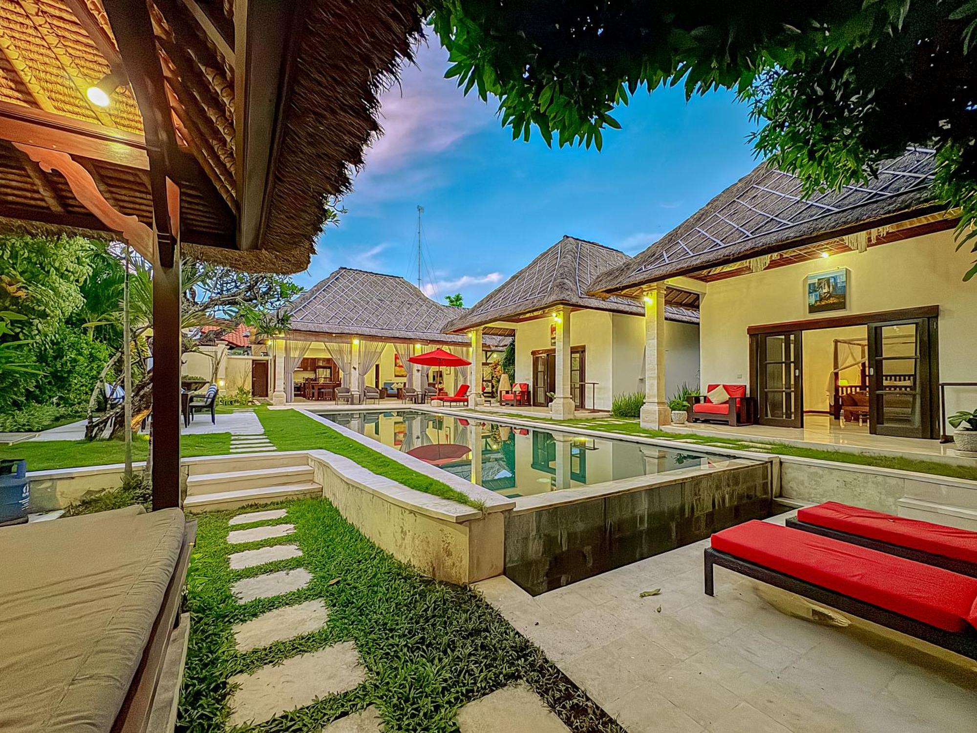 Villa Bugis Abimanyu Seminyak 部屋 写真