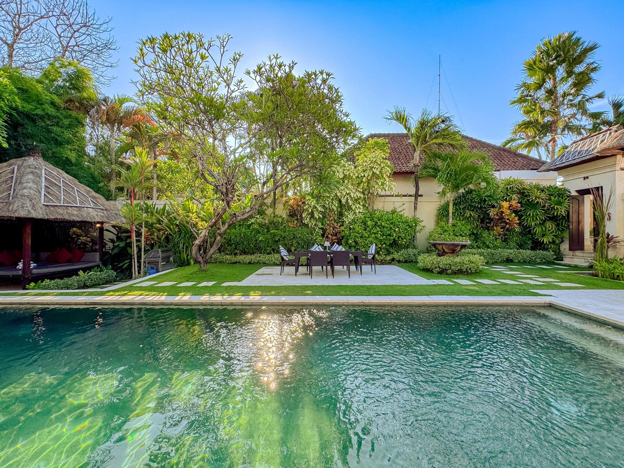 Villa Bugis Abimanyu Seminyak 部屋 写真